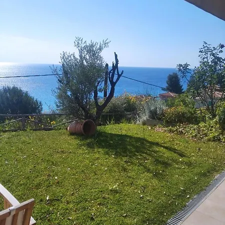 Halkidiki Elegant And Classy Maisonette 3 Case de vacanță